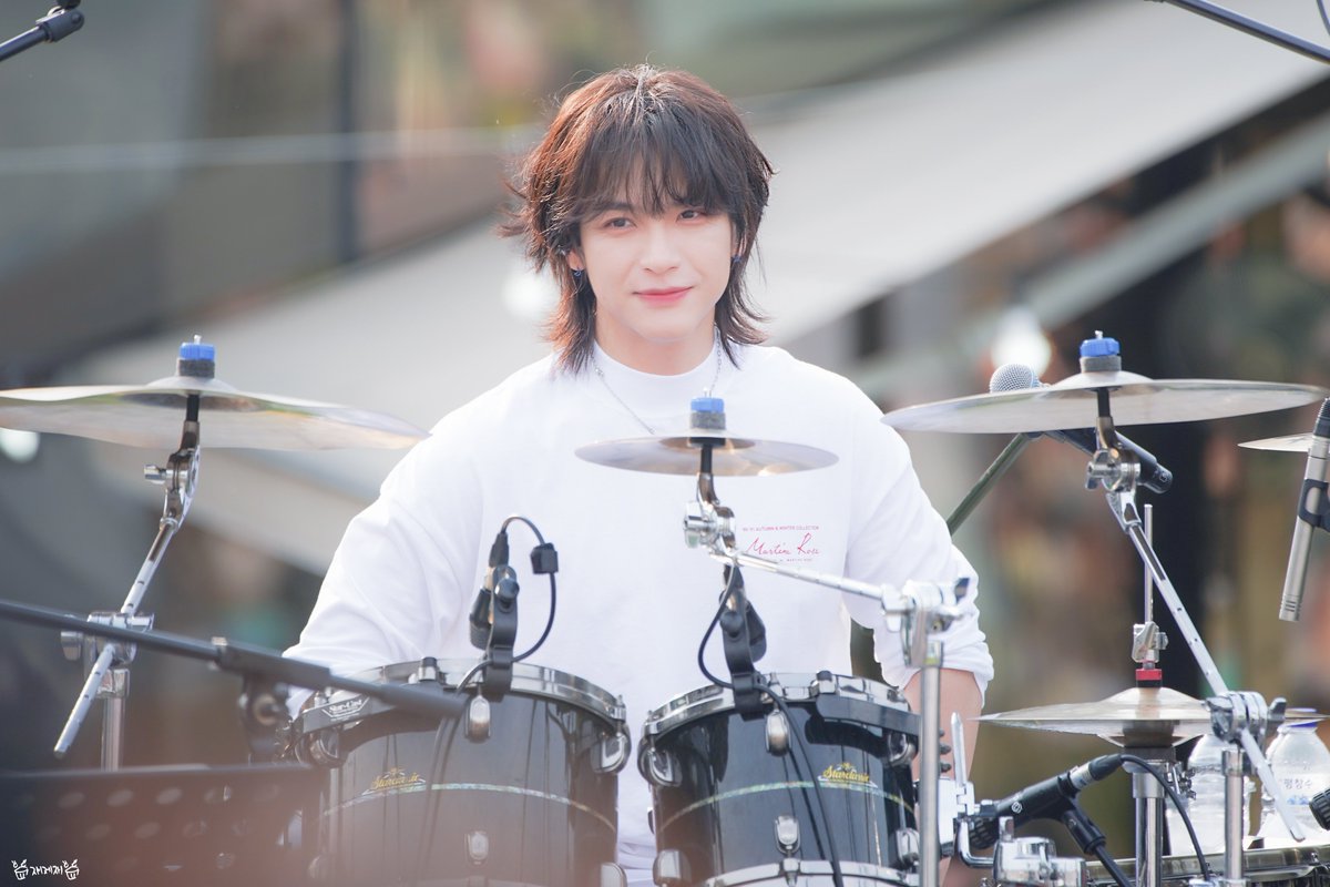 kjhyej's tweet photo. 250601 북서울꿈의숲 버스킹
Everlasting 

🐶 

#엔플라잉 #NFlying #김재현 #Kimjaehyun https://t.co/KHfeQozsIZ