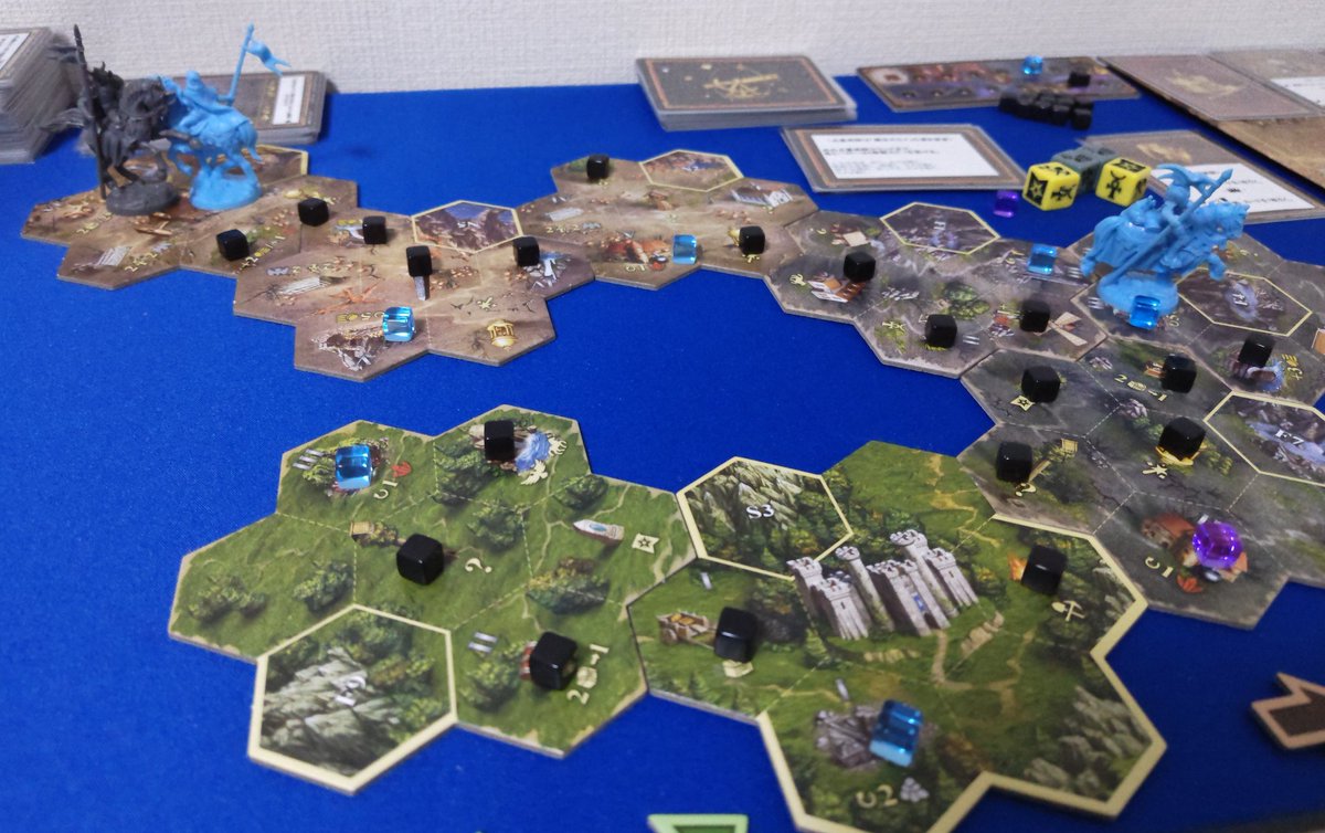 HoMM3

ソロ最終章。

最初から建物がいくつか立っている状態で、レベルも2から開始。

建物に使用するリソースを節約出来たので、早い段階でゴールドランクのユニットを雇用。

ただ最後のボスであるヒーロー部隊も強くギリギリの戦い。
でも何とか勝利！
まあ、イージーでずがね。

#ボードゲーム