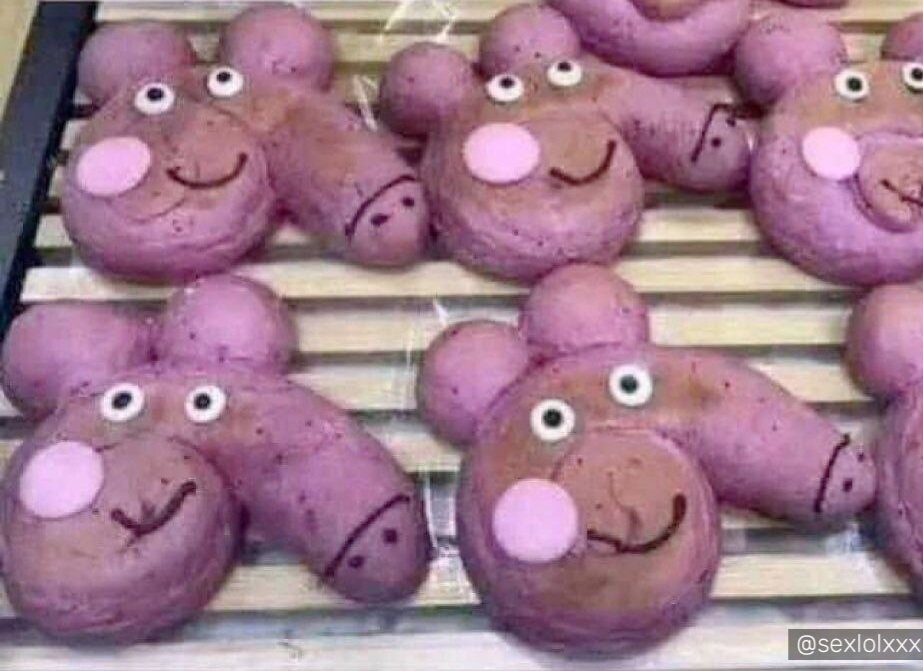 Essai de petit sablé peppa pig pour la kermesse de l'école ! Suis content de moi ! C'est ressemblant non !?