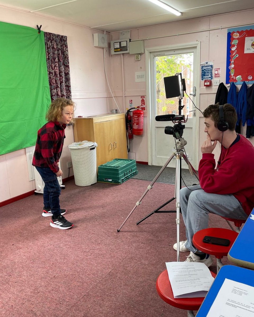 KdGreaves's tweet photo. 🎬 Cue lights, camera, action!
Fantastic speaking &amp; listening from Hilltop Primary pupils for my upcoming picture book trailer, What If? 🗣️
These skills boost confidence, expression &amp; language.
Try a family reading night, share poems or fave book passages! 📖✨#amreading #author https://t.co/AGAAJQZ2wh