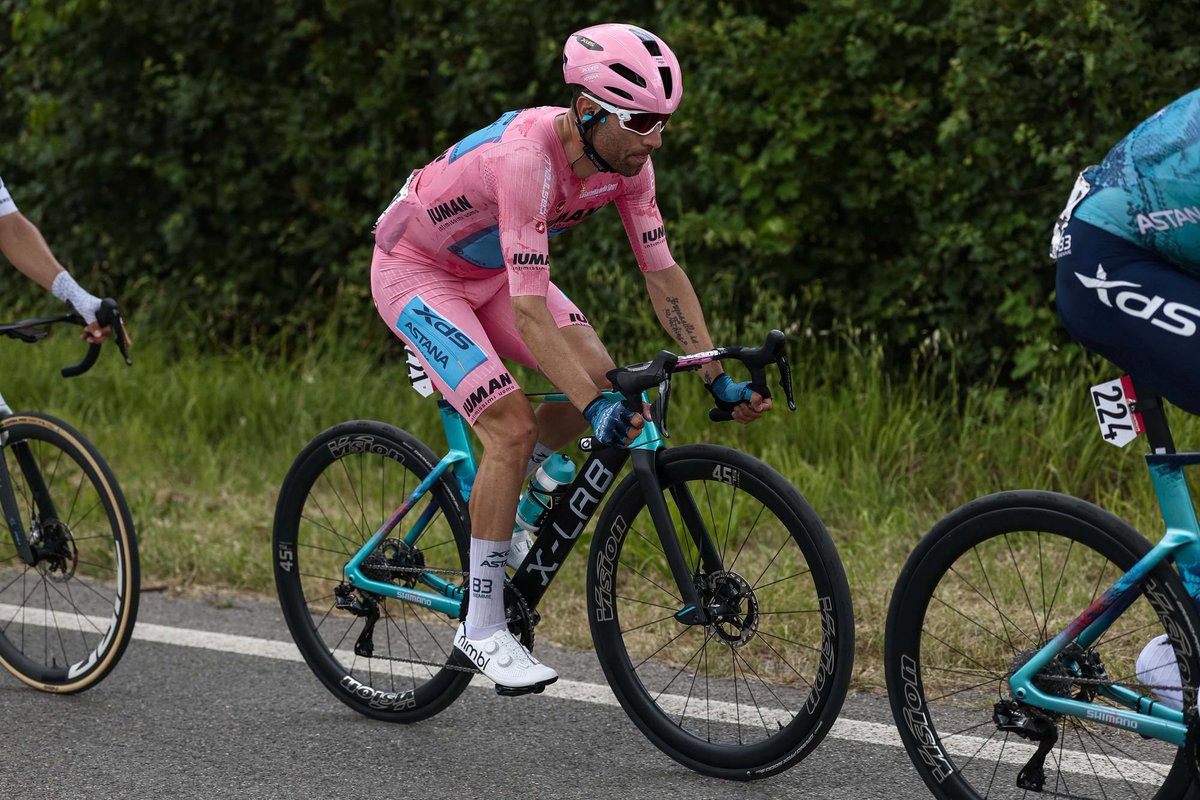 Diego Ulissi (@diegoulissi) on Twitter photo Un Giro d Italia corso alla grande,uniti con coraggio vogliosi di regalarci grandi soddisfazioni!! E l emozioni sono arrivate!! Grazie a tutte le persone che ci hanno sostenuto dalla prima all ultima tappa!! Grazie <a href="/XDSAstanaTeam/">XDS Astana Team</a> 💕 Un Giro d Italia corso alla grande,uniti con coraggio vogliosi di regalarci grandi soddisfazioni!! E l emozioni sono arrivate!! Grazie a tutte le persone che ci hanno sostenuto dalla prima all ultima tappa!! Grazie <a href="/XDSAstanaTeam/">XDS Astana Team</a> 💕