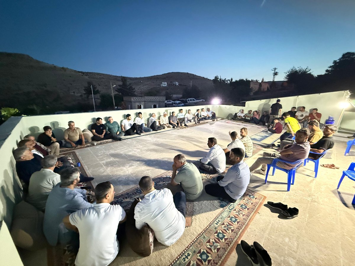 Salıkuyu Mahallesi’ndeki kıymetli akrabalarımızın davetine icabet ettik. Güzel bir sohbet ortamında bir araya geldik, hasret giderdik. Birçok konuda istişare etme fırsatı bulduk. Misafirperverlikleri ve samimi ev sahiplikleri için teşekkür ediyorum. Rabbim birlik ve