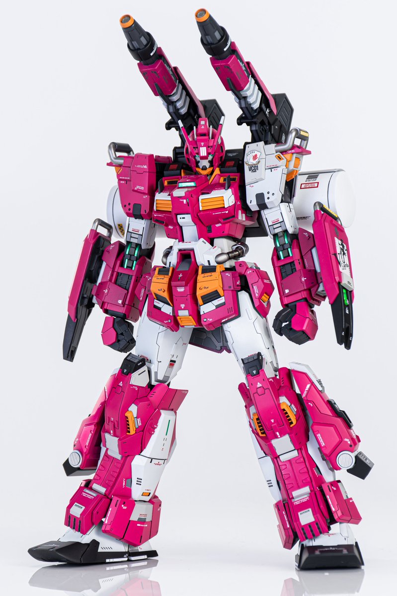 【ストームブリンガー × フラウロス】
完成です！
今回はミキシング少なめで初めてのスジボリメインでの完成品です😬

NAOKIさんのストームブリンガーの作例を参考に自分が出来ることを落とし込みました🙆

今回は自分らしくない作品目指しましたが、完成してみると割りといつも通り？になりました🤣