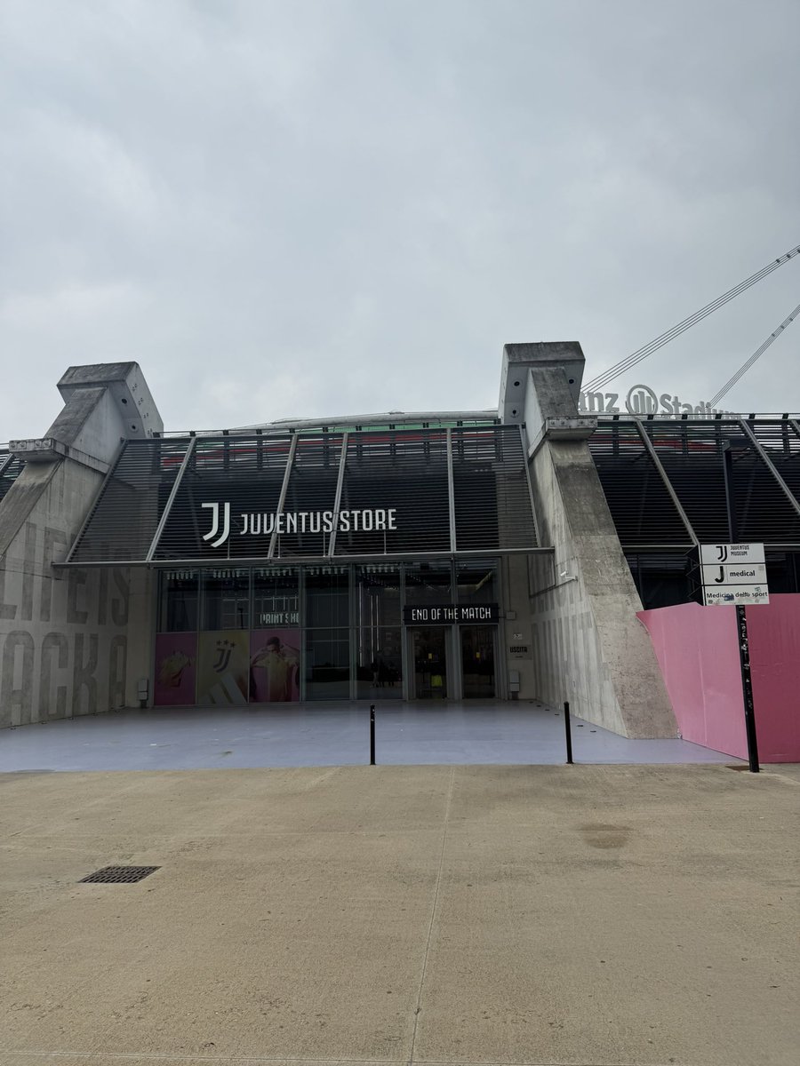 Popped over to tell these Juve slags to stay away from Marco