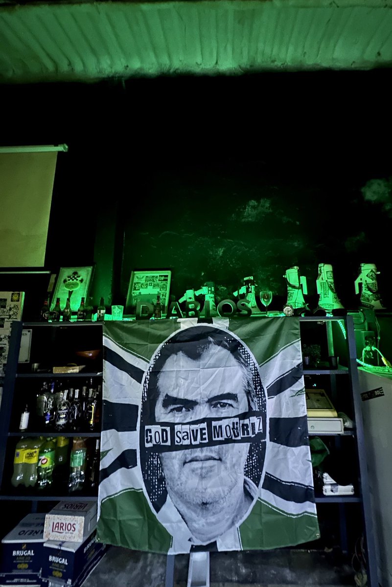 Los que han luchado por este escudo saben lo importante que ha sido Mouriz para el equipo y para la ciudad.

God Save Mouriz.