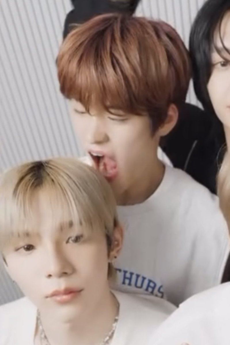 ʕ •ᴥ• ʔ ͟͟͞͞= ͟͟͞͞= (˶◝○◜˶ ) ☆ﾟ.* .