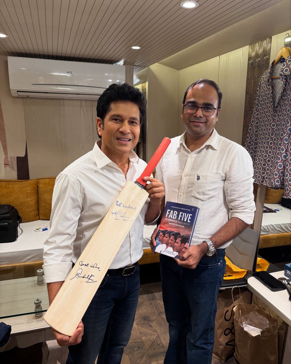 AdityaBhushan3's tweet image. Words can’t describe my happiness at presenting Fab Five to the great @sachin_rt . He had also provided valuable inputs for the book #FabFive #SachinTendulkar