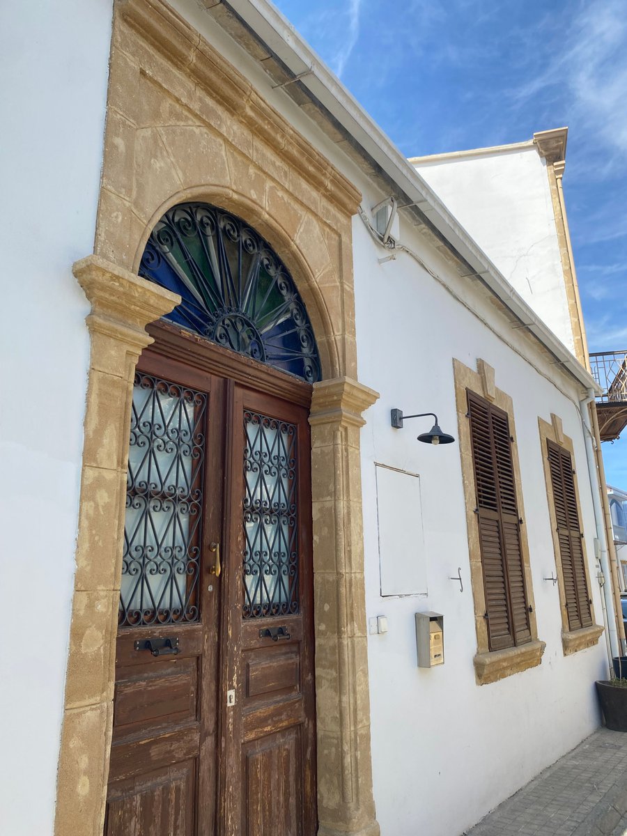 🌸The streets are narrow, the sun is warm, and the doors? They’re full of character. Welcome to Nicosia’s quiet charm. 🧡🚪
#visitnicosia