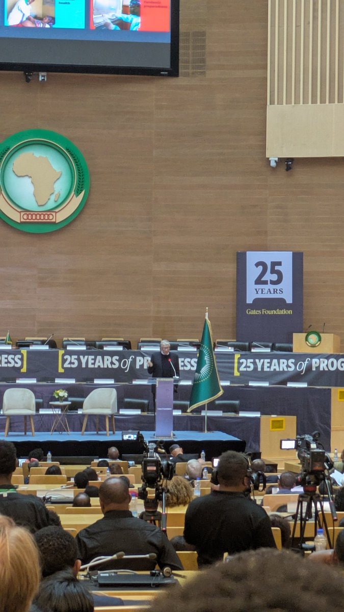 African Constituency Bureau (@acb4gf) on Twitter photo 🧬 Child deaths cut by more than half. HIV deaths down 70%.Incredible gains across Africa (2000–2023), as <a href="/BillGates/">Bill Gates</a> highlights at the <a href="/_AfricanUnion/">African Union</a>.
🇿🇼 #Zimbabwe is leading with 95-95-95 HIV targets.
Innovation like the 6-month HIV shot offers new hope. Let’s keep pushing. 🧬 Child deaths cut by more than half. HIV deaths down 70%.Incredible gains across Africa (2000–2023), as <a href="/BillGates/">Bill Gates</a> highlights at the <a href="/_AfricanUnion/">African Union</a>.
🇿🇼 #Zimbabwe is leading with 95-95-95 HIV targets.
Innovation like the 6-month HIV shot offers new hope. Let’s keep pushing.