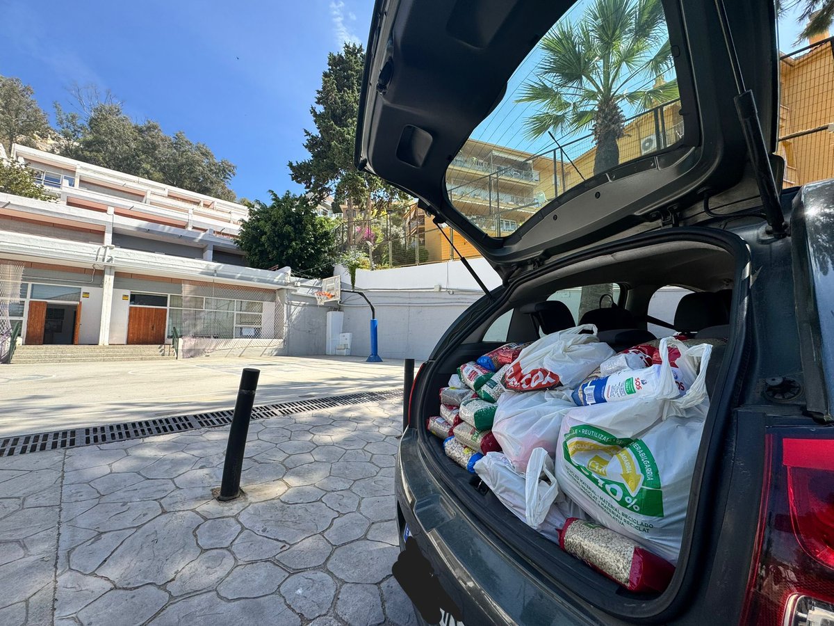 Cofradía del Rocío tweet media