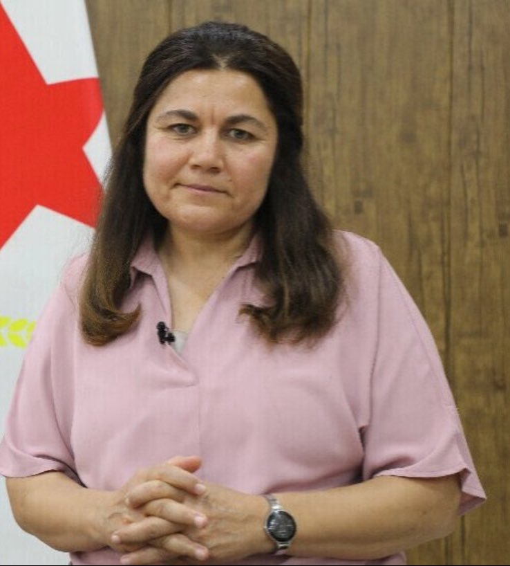 فبركة صور لامرأة كوردية لأنها سياسية تختلف معه في الرأي؟
هذا مش نقد،هذا مرض، حقارة ،فساد أخلاقي،وعجز ذكر مهزوم.
من يعجز عن مواجهة الفكر، يهاجم بالشرف.
من لا يملك حجة، يشهر بالعرض.
ومن يخشى صوت المرأة، يشوه صورتها
المرأة الحرة لا تهزها صور مفبركة، بل تفضح من صنعها.
#الوضاعة
#عار