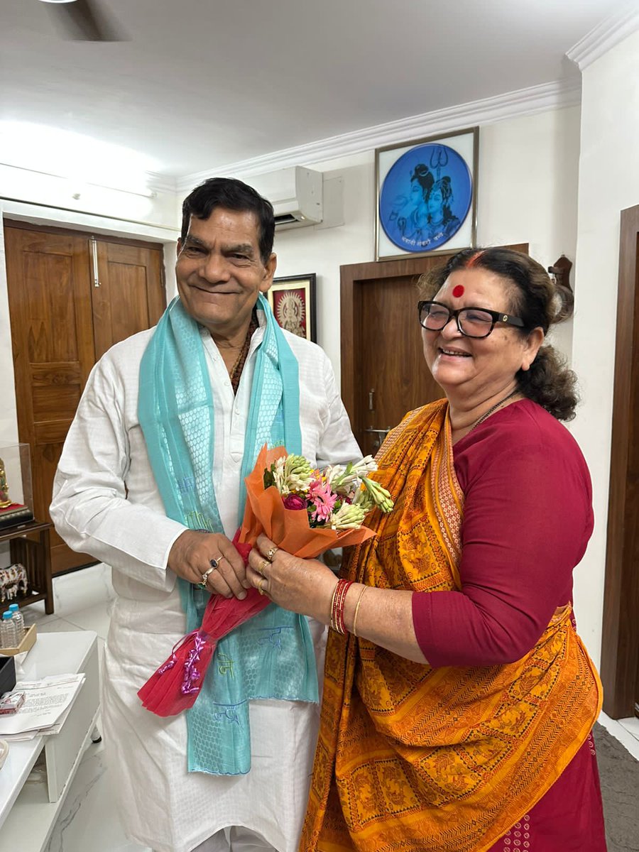 Pramila Pandey ( मोदी का परिवार) (@mayorkanpur) on Twitter photo आज माननीय नगर विकास मंत्री एके शर्मा जी से लखनऊ आवास पर शिष्टाचार भेंट हुई... इस दौरान नगर निगम और जल प्रबंधन समेत अन्य विषयों पर विस्तार से चर्चा हुई... <a href="/aksharmaBharat/">A K Sharma</a> आज माननीय नगर विकास मंत्री एके शर्मा जी से लखनऊ आवास पर शिष्टाचार भेंट हुई... इस दौरान नगर निगम और जल प्रबंधन समेत अन्य विषयों पर विस्तार से चर्चा हुई... <a href="/aksharmaBharat/">A K Sharma</a>