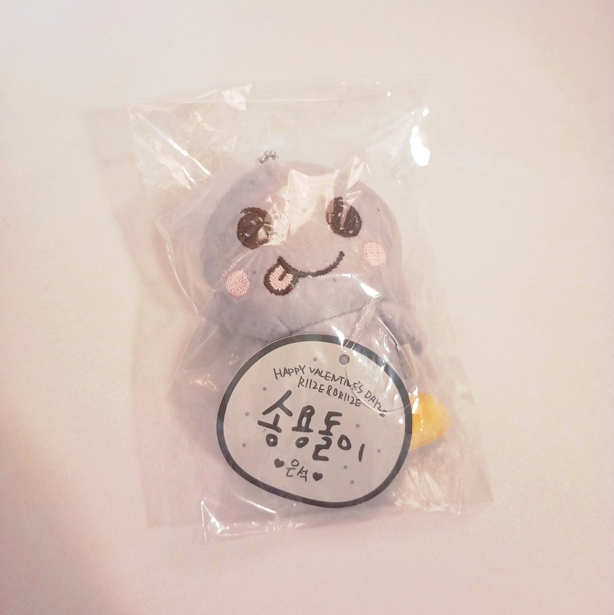 _tttoe's tweet image. ♡ ขาย / ส่งต่อ ♡

ตุ๊กตา ดลลี่ อึนซอก 10 cm รุ่นแรก 🪨
- ไม่เคยอาบน้ำ แทบไม่ค่อยได้เล่น
- ของครบ ป้าย โซ่ไข่ปลา ซอง
- 650฿ ส่งฟรี

 📩 dm

 #ตลาดนัดRIIZE #ตลาดนัดน้องข้าว