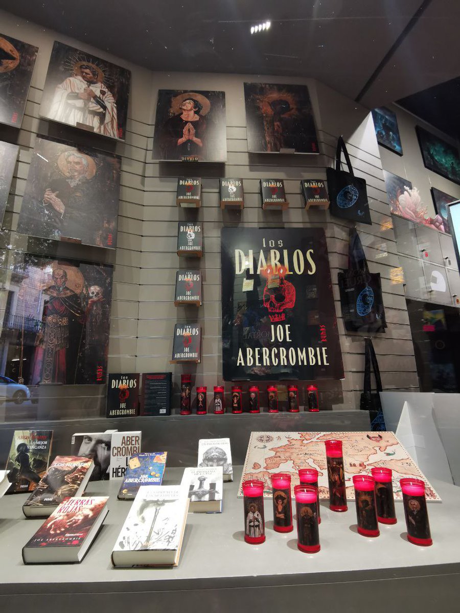 Lee Runas (@leerunas) on Twitter photo 👑🛞🐺☀️🦇🧙🏽♂️🏴☠️🛡️
En los próximos días #LosDiablos llegarán de nuevo a los puntos de venta en los que se ha agotado, pero queda en más de 200 librerías (si miráis en el buscador de <a href="/todostuslibros_/">Todostuslibros</a>) y en muchos puestos de la <a href="/FLMadrid/">Feria del Libro de Madrid</a> 🔍 👑🛞🐺☀️🦇🧙🏽♂️🏴☠️🛡️
En los próximos días #LosDiablos llegarán de nuevo a los puntos de venta en los que se ha agotado, pero queda en más de 200 librerías (si miráis en el buscador de <a href="/todostuslibros_/">Todostuslibros</a>) y en muchos puestos de la <a href="/FLMadrid/">Feria del Libro de Madrid</a> 🔍