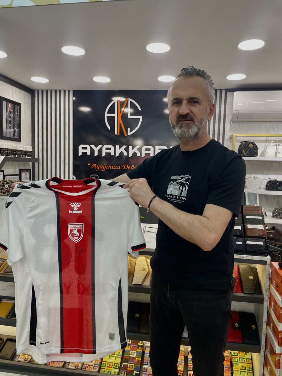 KARADENİZ’imizin en büyük şehri Samsun’un göz bebeği <a href="/Samsunspor/">Samsunspor 🇹🇷</a>’u ve aynı zamanda kaptanı değerli kardeşim Zeki YAVRU’yu tüm Samsunspor camiasını canıgönülden kutluyor,tebrik ediyorum…🫶
<a href="/EuropaLeague/">UEFA Europa League</a> yolunda üstün başarılar.🔥

Forma için Kaptan’a özel teşekkür.❤️