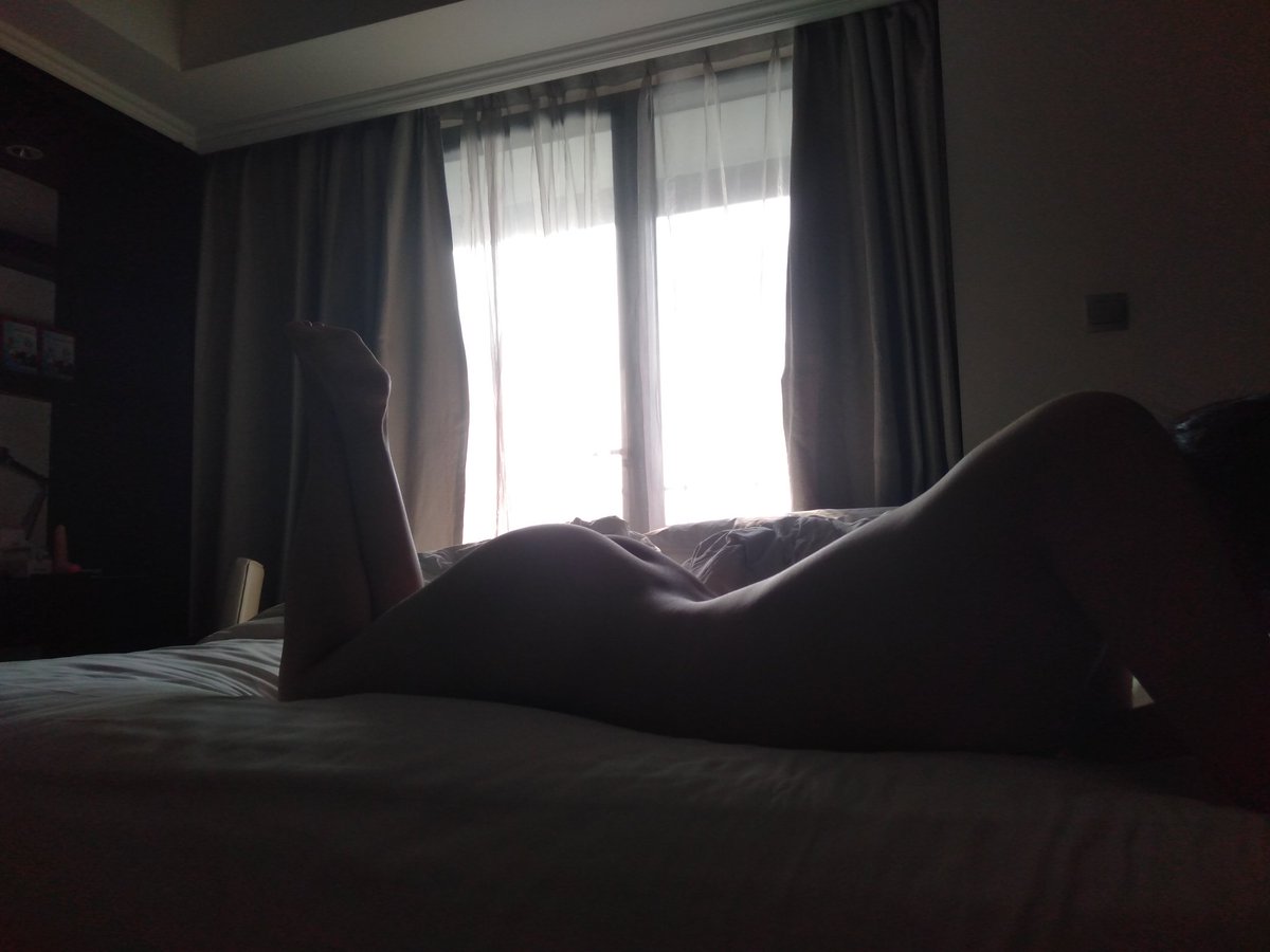 等待有缘人，扒开大腿🦵进入