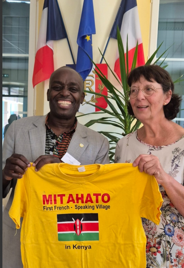 MitahatoFrench's tweet photo. Reçu par Madame La Maire de Die🇲🇫Ms Isabelle Bizouard. Elle a promis de visiter Mitahato un jour pour promouvoir notre partenariat👏👏👏👏👏🎉🎉🎉 On vous attend à Mitahato, Madame La Maire!!!💃💃💃💃🇰🇪🇰🇪🇰🇪🇰🇪🇲🇫🇲🇫🇲🇫🇲🇫 https://t.co/YqoJAR9usj