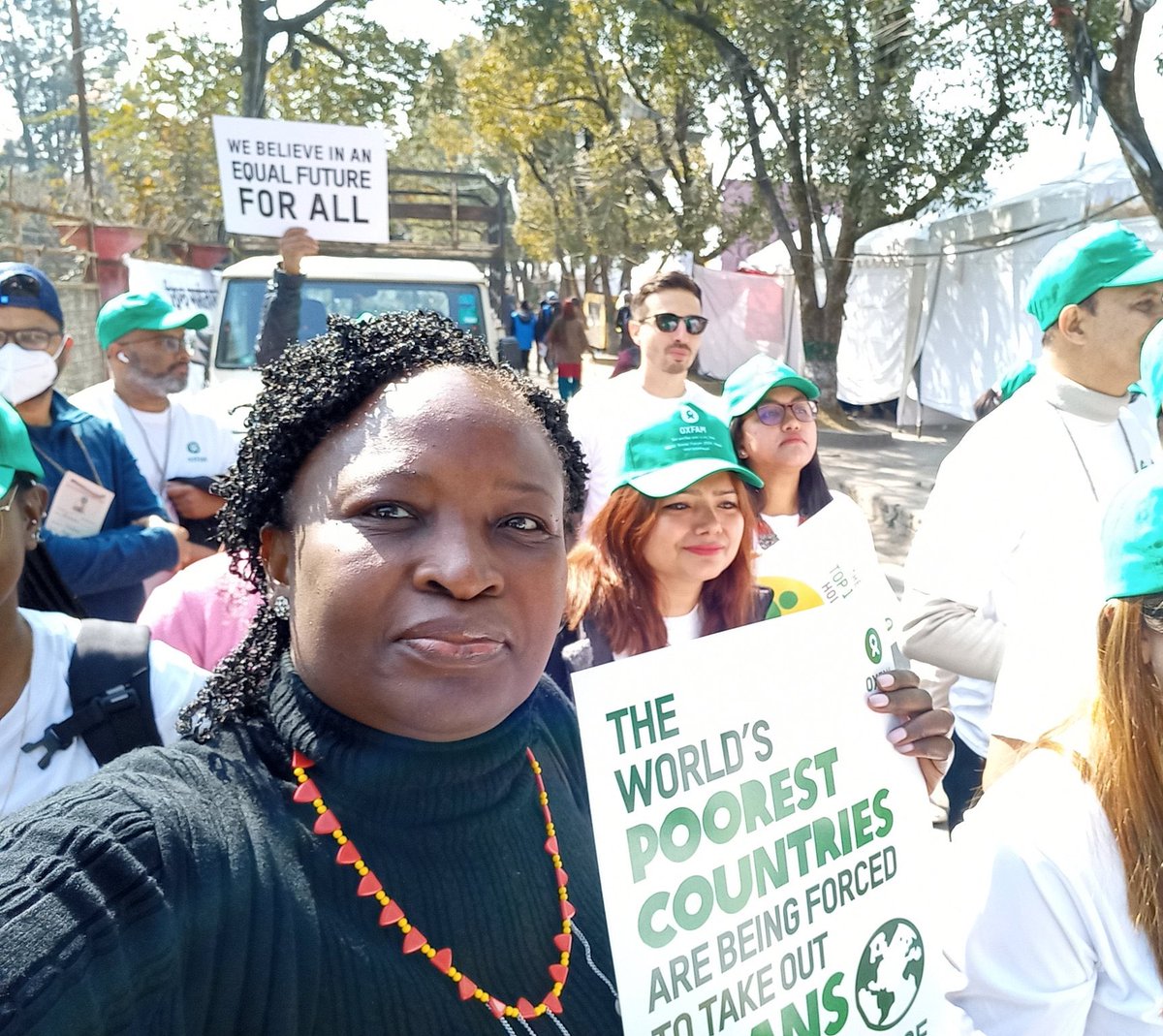 TheWIPCentre's tweet image. On giving women their flowers while they can smell them...🌸

𝗧𝗼𝗱𝗮𝘆,𝘄𝗲 𝗵𝗼𝗻𝗼𝘂𝗿 𝘁𝗿𝗲𝗻𝗱𝘆 𝗝𝘂𝗹𝗶𝗲✨

@WereJuliet is our phenomenal Deputy Executive Director whose bold leadership, commitment, &amp;amp; heart for community have shaped the space for over 25 years💜

🧵