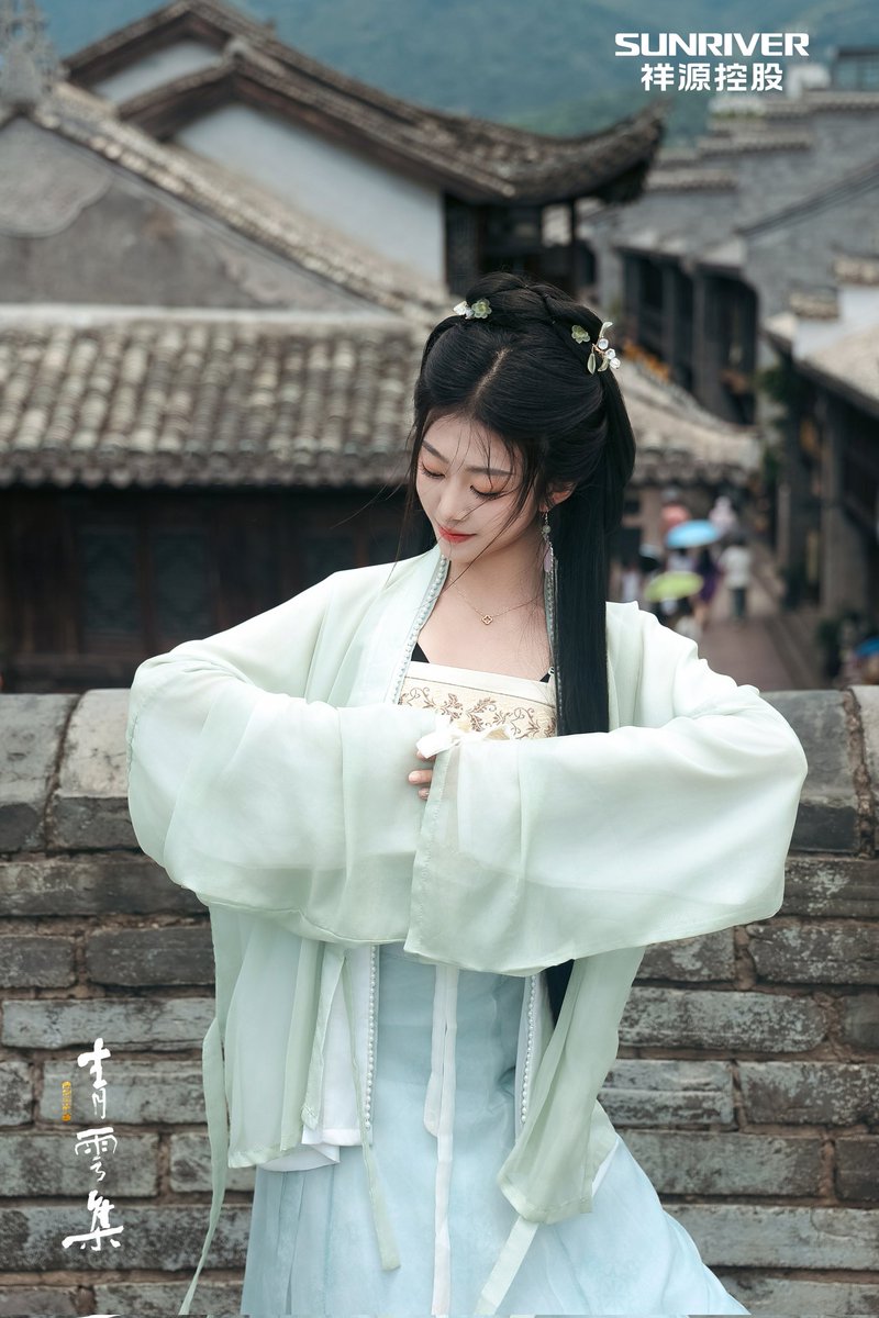 JasonKinFl5's tweet image. 走进基于王氏故居改造的青云集府城戏境，仿佛踏入了另一个时空～动态光影把古宅的每一处角落都变成了神秘的结界。