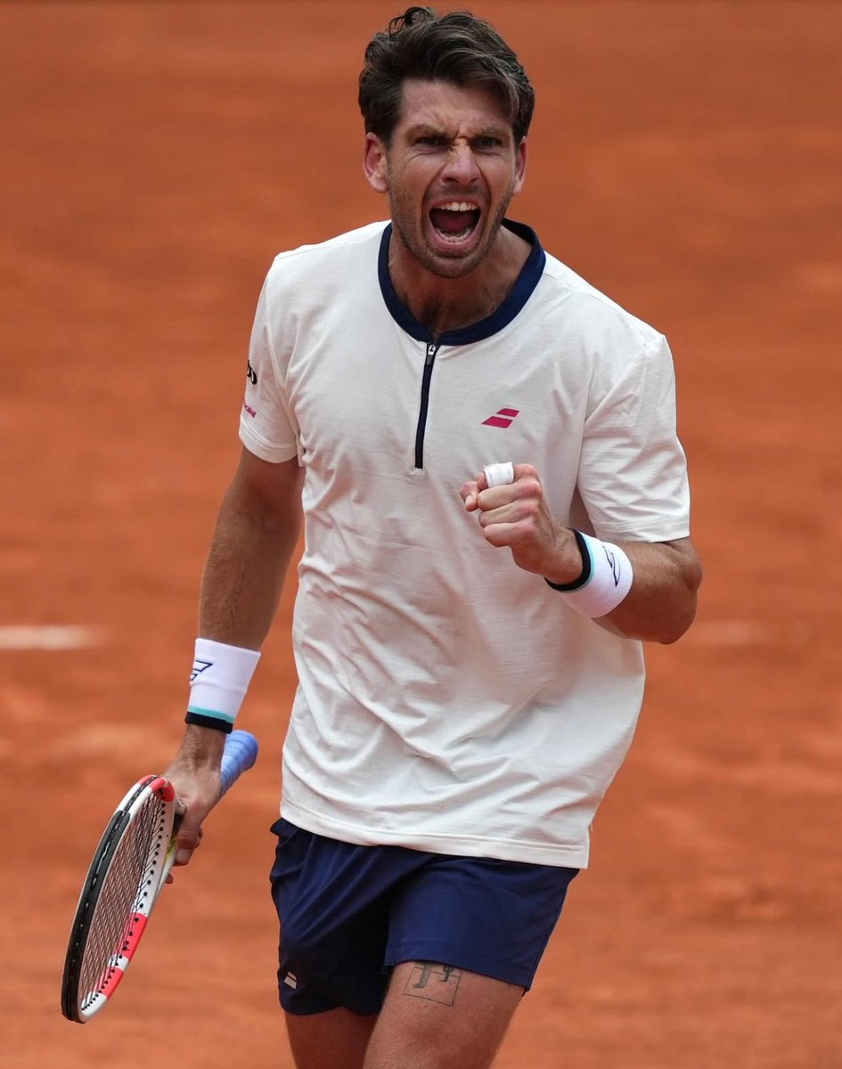 Good luck also to Cam Norrie🇬🇧 who will play a huge match against Novak Djokovic🇷🇸 for a place in the quarter finals of Roland Garros at around 1pm this afternoon🇬🇧💪🏼

Let’s go Cam, time for revenge🇬🇧🙌🏼

📸<a href="/the_LTA/">LTA</a>