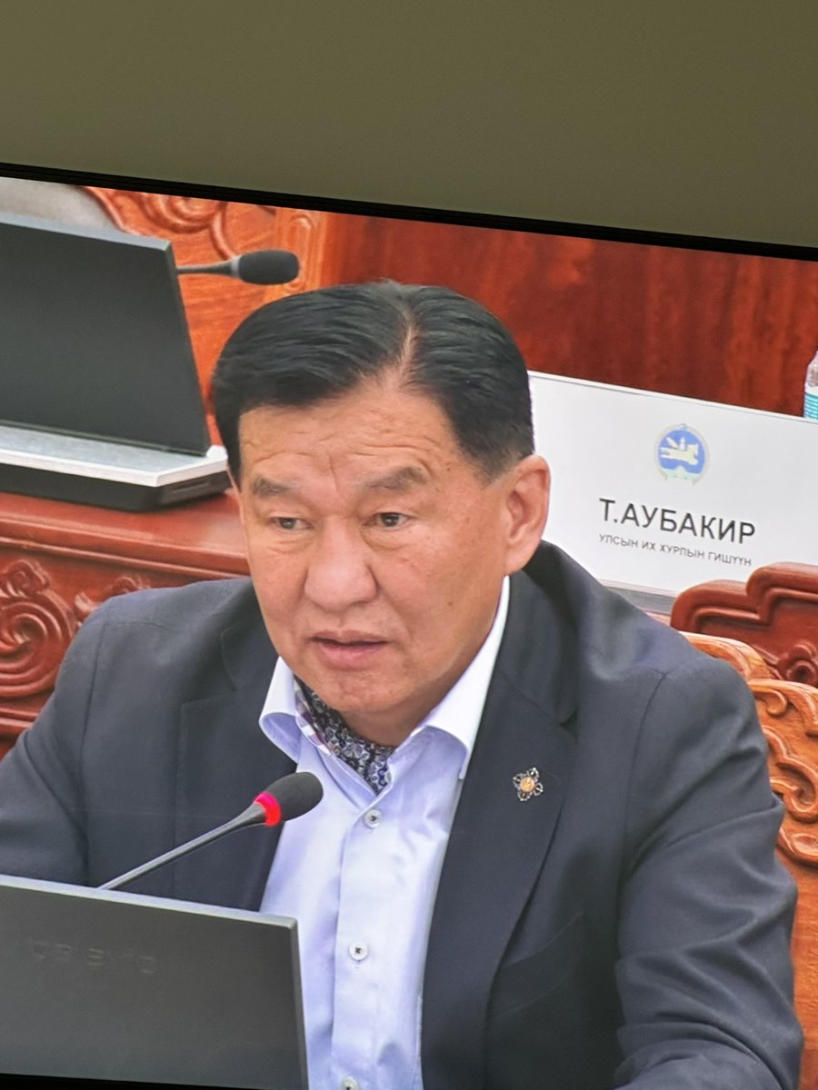 Бидний ёс суртахуун европынхонд хүрэхгүй гэж шаажийна .өөрийнх нь ёс зүй хүрэхгүй нт л үнэн байх