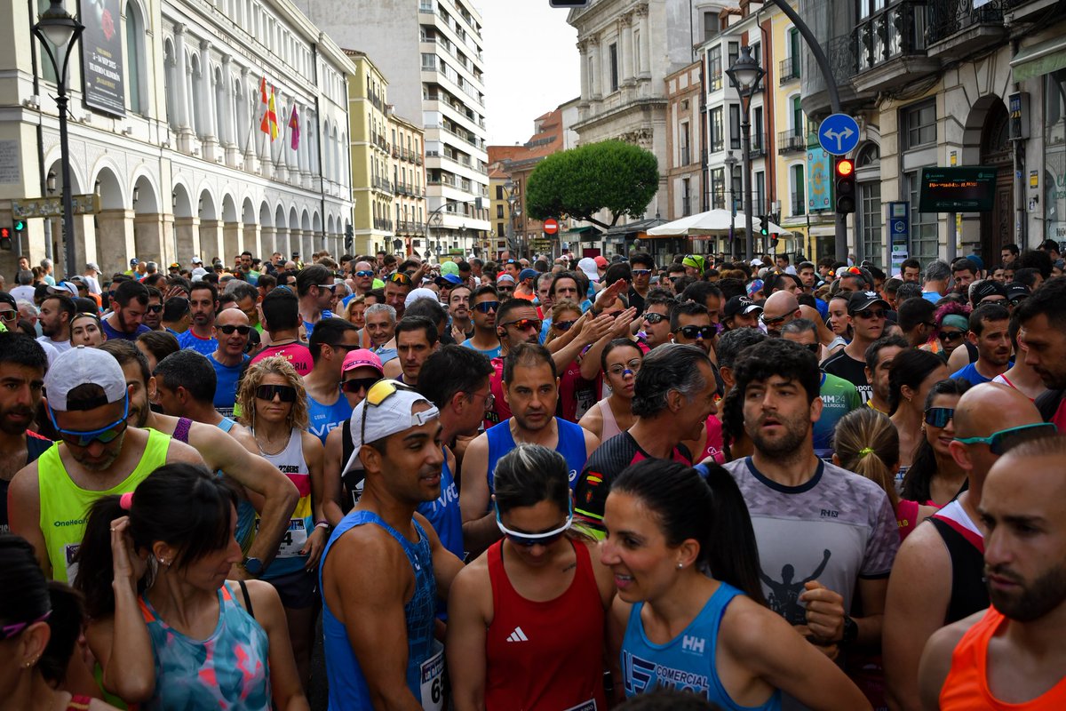 CARRERA POPULAR DE LA ANTIGUA 2025
📸 🏊🚴🏃‍♂️

Todas tus fotos en:
<a href="/barrel/">Barrel</a>.cloud

#frutocfotos #mediamaraton #yourbarrel #valladolid #fotosdeportivas #photosport #running #running #cyl #frutoctwitter #mediamaratonvalladolid #media #running #federacioncyldeatletismo #atletismo