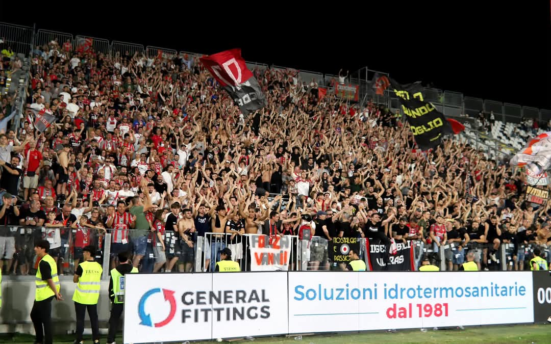 USCremonese's tweet photo. π π
°οΈπ π¦π’ππ
°οΈ π©Άβ€οΈ
Cremona, la festa Γ¨ appena iniziata, alle ore 18 riempiamo lo Zini! β€οΈβπ₯
#AmarsiAncora #forzagrigiorossi #DaiCremo #Cremonese #Cremona #SerieBKT #PlayOff #SpeCre #SpeziaCremonese #SerieA https://t.co/uSuOVHgg0l