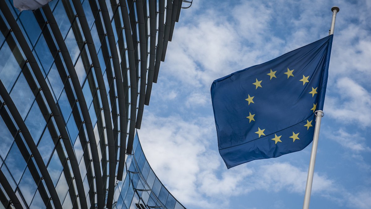 Apple Appeals EU Digital Markets Act Interoperability Rules macrumors.com/2025/06/02/app…