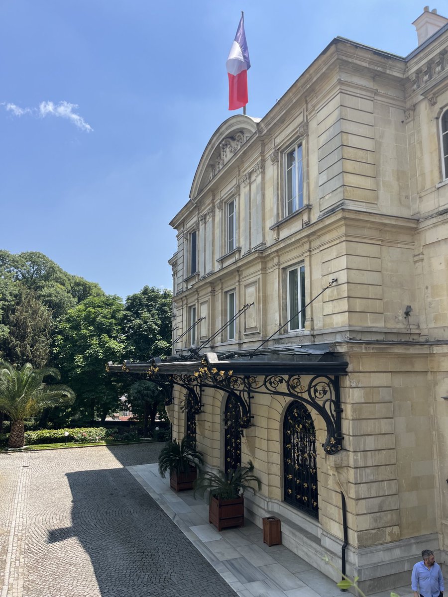 AriDot1's tweet image. Wijad academy in Istanbul at the Institut français d’etudes anatoliens - such a pleasure to be here !