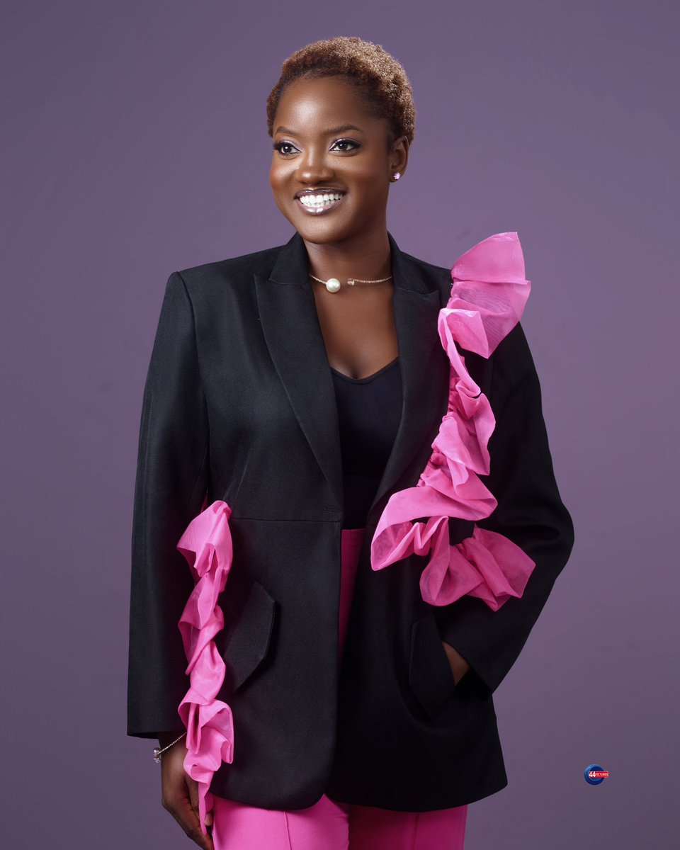 FynSimi's tweet image. As June unfolds, I find myself reflecting on the beautiful memories of my childhood—the laughter, the carefree days, and the warmth of family. Each moment shaped who I am today, reminding me of the joy in simple things.
Happy New Month 🩵
#Newmonth #gemini #grateful #sdggirl