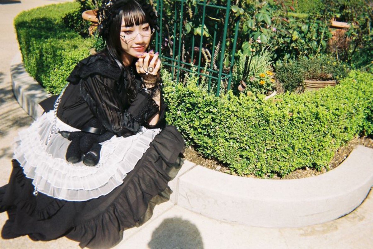 mil_cosaccount's tweet photo. 去年ユニバで撮った写ルンですようやく現像した〜🥹❣️ゴスロリ❣️ https://t.co/fRb0LLRMoD