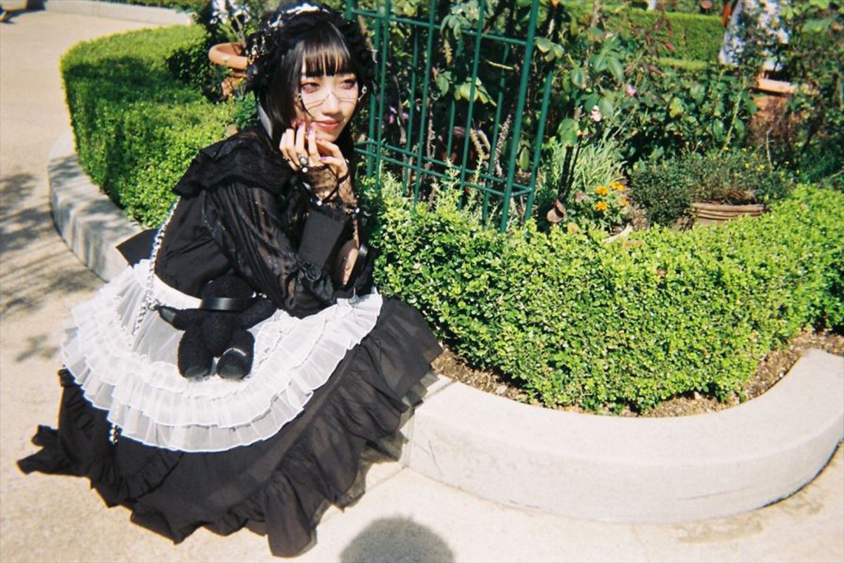 mil_cosaccount's tweet photo. 去年ユニバで撮った写ルンですようやく現像した〜🥹❣️ゴスロリ❣️ https://t.co/fRb0LLRMoD