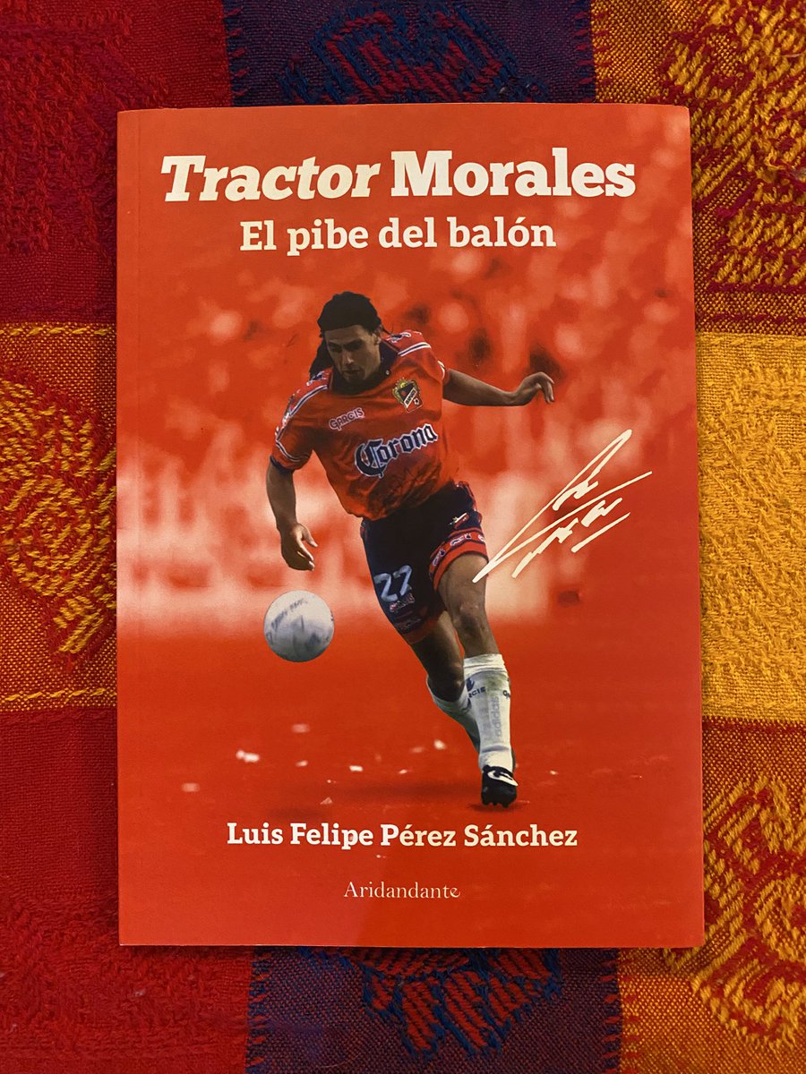 BBCapMex's tweet image. 677)
Pérez Sánchez. Luis Felipe,
"TRACTOR MORALES".
"EL PIBE DEL BALÓN".
Primera Edición,
Editorial Aridandante. 
México, abril 2024.
93 páginas,
Tiro: 200 ejemplares.
ISBN: 978-607-59532-8-1.