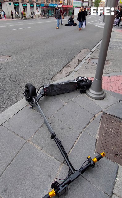 🛴Un hombre ha muerto este lunes en un accidente de patinete en la calle Murtal, en Benidorm.

🛴Los servicios de emergencias han sido alertados a las 7.25 horas de hoy.