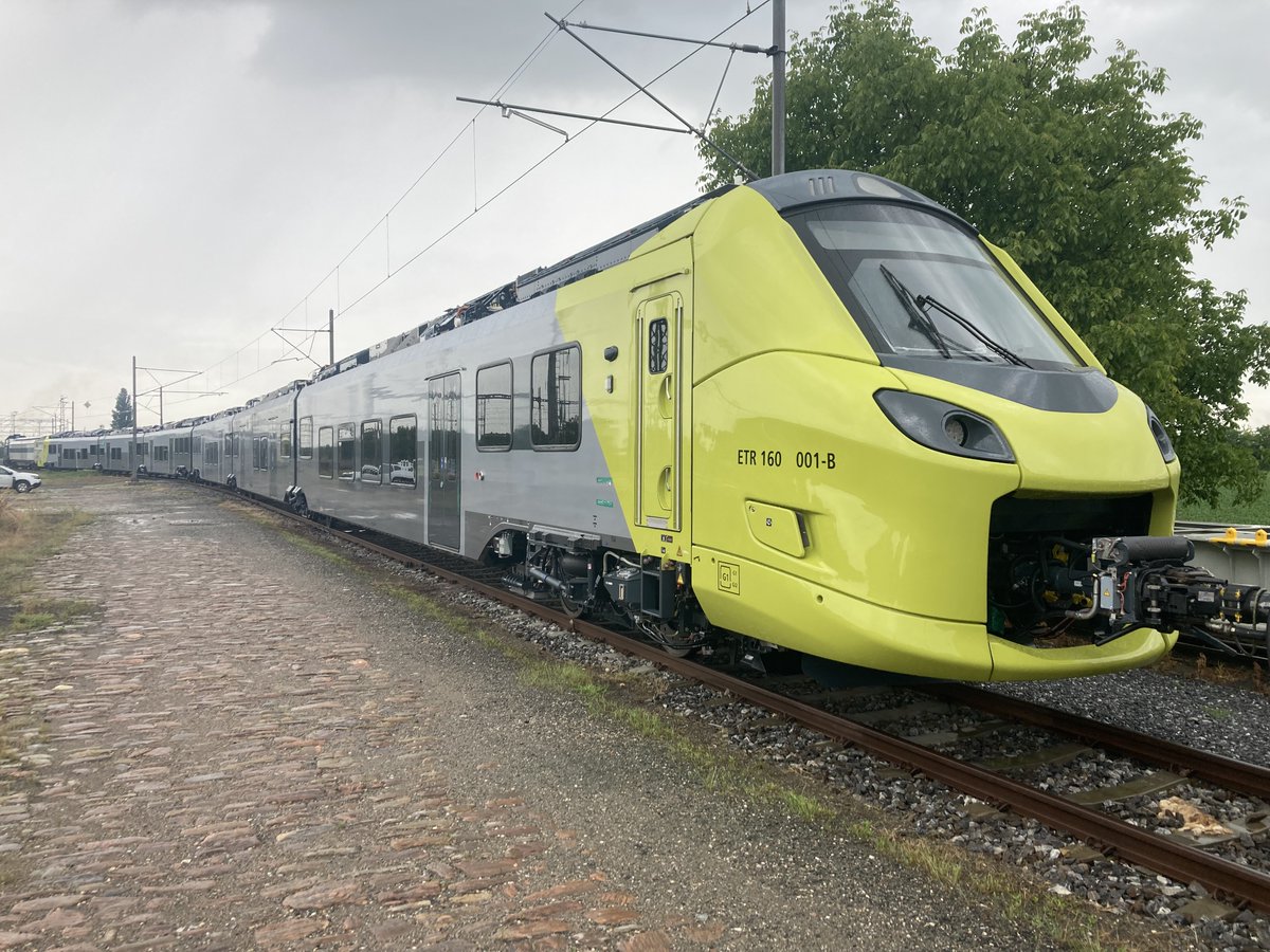 as_vuz's tweet photo. On 2 June 2025, the #VUZTestCentre #Velim welcomed the #CoradiaStream electric multiple unit manufactured by @Alstom for #STA. In the future, these multi-system units will operate cross-border services in the #Tyrol region, connecting Austria and Italy. https://t.co/cUzhf041ni