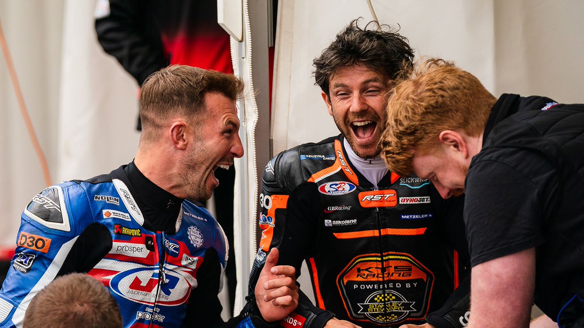 ttracesofficial's tweet photo. That feeling when Gary comes over the tannoy and says we're good to go 😆😆 https://t.co/W7IVGBeZz6