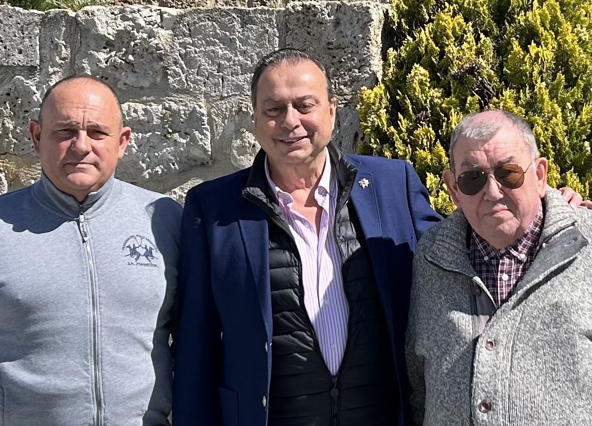 Homenaje a la patata con Alberto Requena <a href="/AcGastroRMurcia/">AcadGastroRegMurcia</a> y <a href="/gomez_cayetano/">Cayetano Gomez</a> chef de <a href="/GrupoCasaTomas/">Grupo Casa Tomás</a> en:
🎤Hoy es el día
📻Onda Madrid
📆Viernes, 6 Junio 2025
⏰23:00 horas
🔗 telemadrid.es/programas/hoy-…