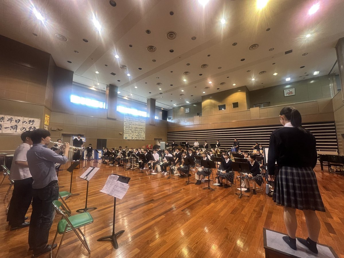 hanatokusuibu's tweet photo. 明日の高校野球応援曲📢
オーメンズオブラブ⚾️トレイントレイン⚾️アフリカンシンフォニー⚾️バンビーナ⚾️アルプス一万尺⚾️ルパン⚾️タッチ⚾️パラダイス銀河⚾️SEEOFF⚾️さくらんぼ⚾️エルクンバンチェロ⚾️男の勲章⚾️サンバ⚾️サスケ⚾️君の瞳に恋してる
一緒に応援しましょう🫶🏻
#吹奏楽
#花咲徳栄
#ライオンズ https://t.co/wXKtzG9vuv