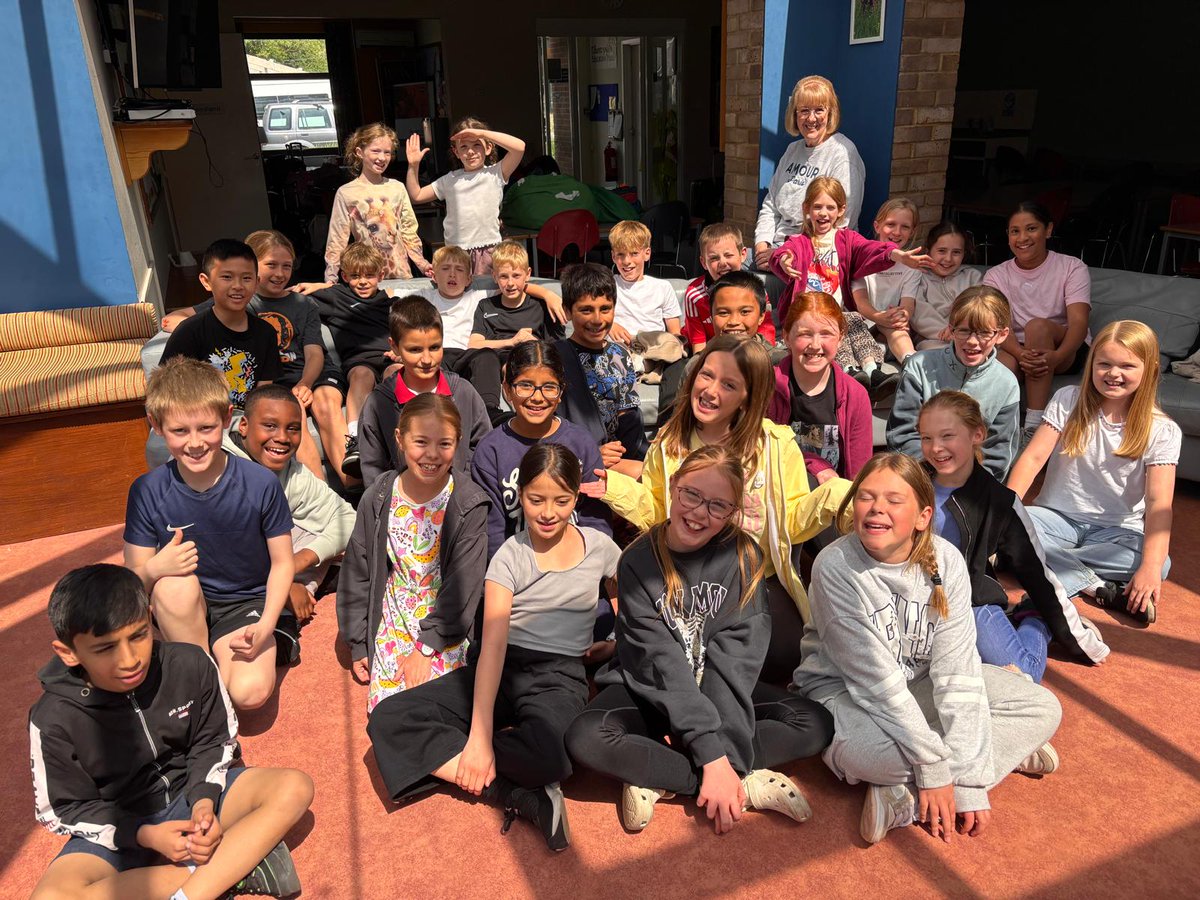 Year 5 have arrived safely in Beaulieu. All is well and the sun is shining. I'm sure they will have a fantastic time ☀️😃