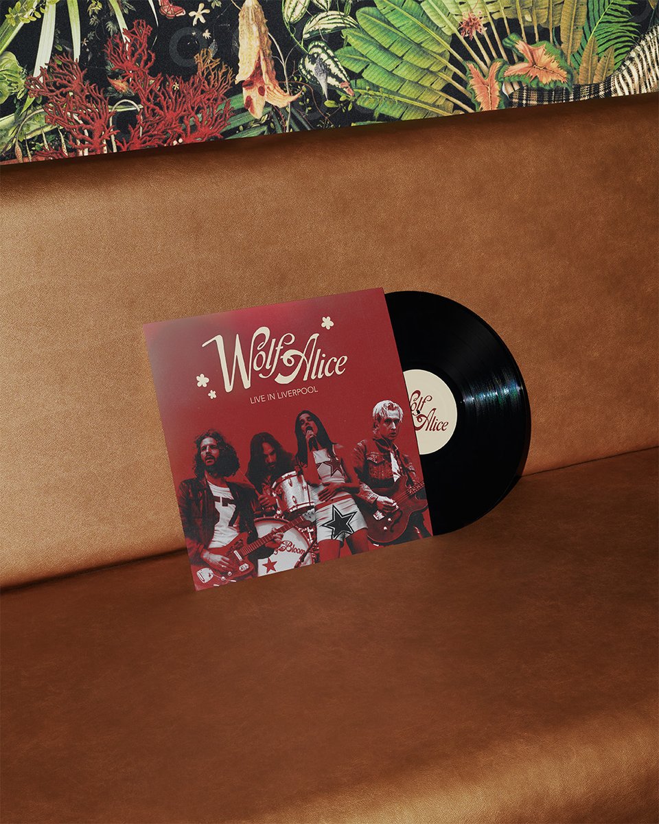 julia_gerrits's tweet photo. Live album concept for the lovely @wolfalicemusic , made by me #wolfalice #bloombabybloom #livemusic https://t.co/8IXuZeg4ZU