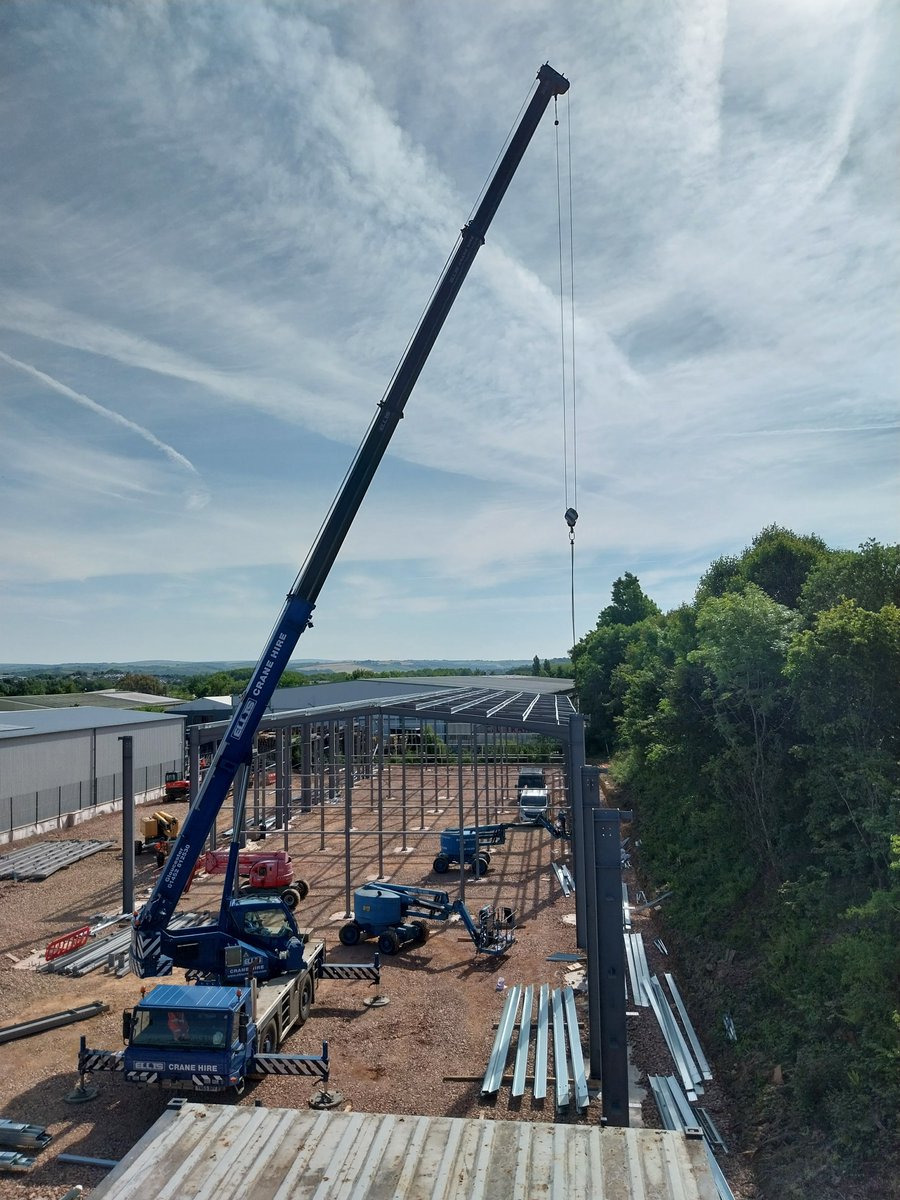 The steel frame is rising fast at our Industrial Units project in Barnstaple! With progress moving swiftly, the site is truly starting to take shape.
#ConstructionProgress #Devon #SteelFrame #IndustrialUnits #BuildingTheFuture #SteelWork #EngineeringExcellence #PearceConstruction