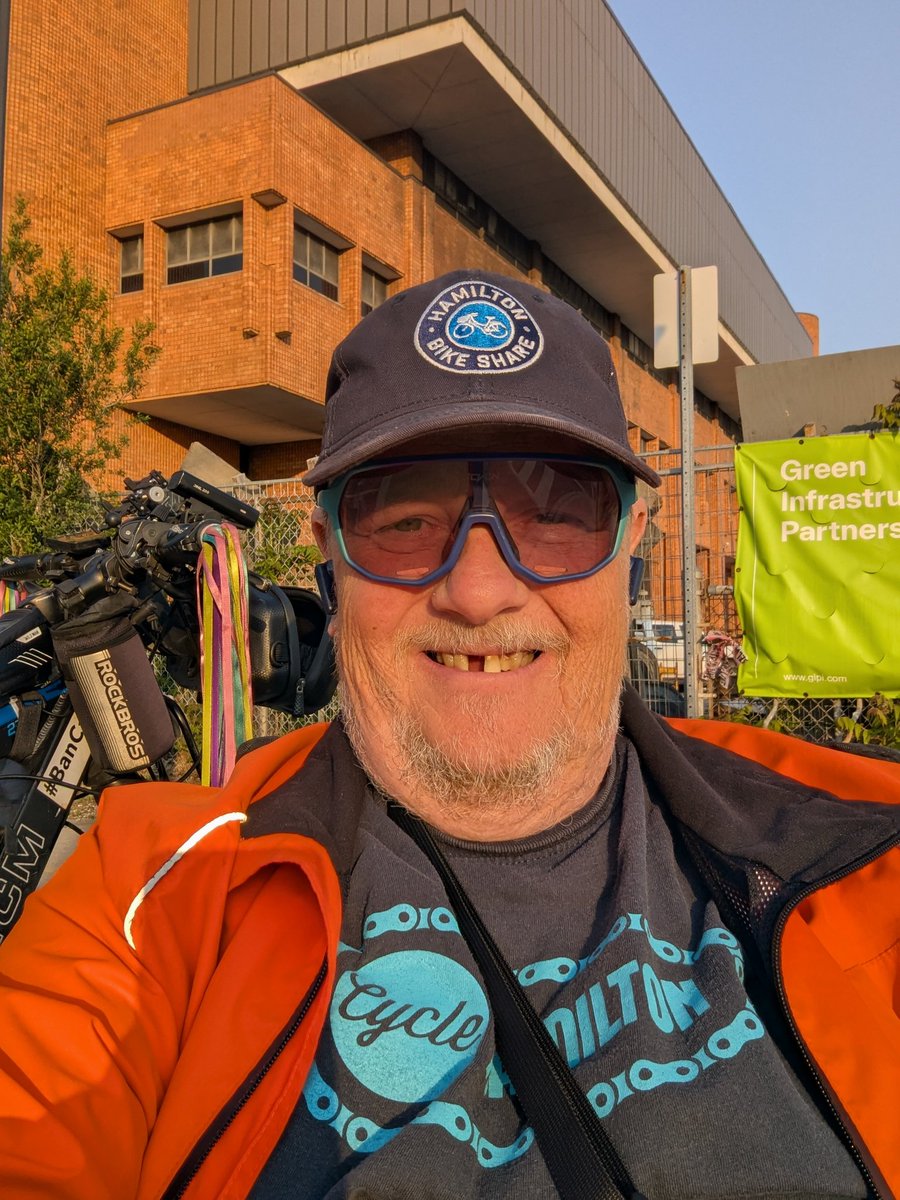 Today's Office for #PedalPoll Cannon at Bay. I am doing 12 counts this week so I will be at different locations around #HamOnt Counting everything.