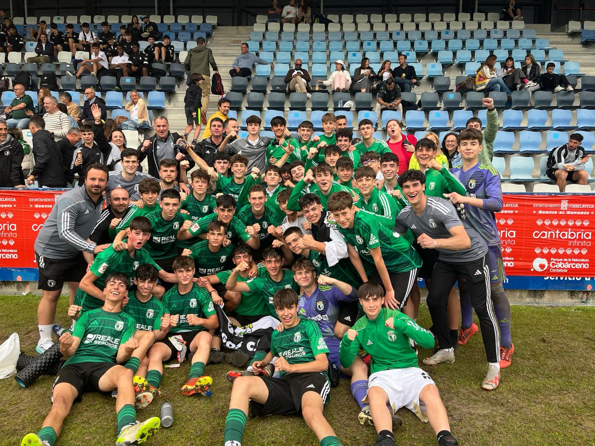 ¡Subcampeones del Torneo de San Bernabé!

El Cadete A firmaron un torneo espectacular, eliminando al Racing y al Deportivo de La Coruña antes de caer en la final a penaltis frente al Real Valladolid.

¡Enhorabuena por el trabajo y la actitud durante el torneo! 🤍🖤

#TodaMiVida