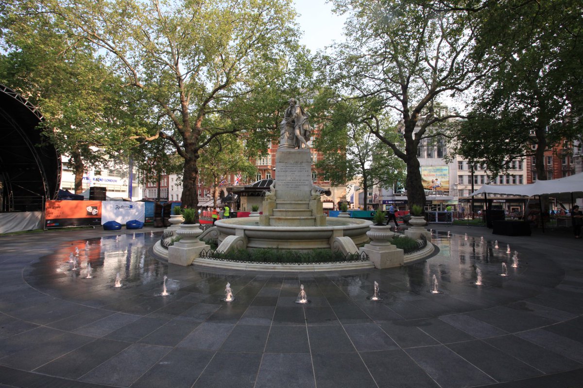 Ustigate's tweet photo. Born in 1564, William Shakespeare was an English playwright, poet and actor, widely regarded as the greatest writer in the English language. Ustigate is proud to have added 40 dancing water jets to the Shakespeare Water Fountain: https://t.co/VV9KJMMMwP #fountain #publicrealm https://t.co/xtcuPAhDqo