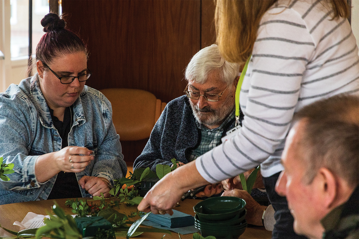 Volunteers play a key part in the work of our regional branches; driving people to appointments, providing befriending, helping with admin, supporting our events, and much more. In this blog we look at the win-win of volunteering...
ageconnectswales.org.uk/experience-the…
#VolunteersWeek