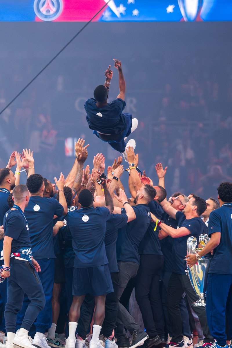 YanisGBA's tweet image. CHAMPION MON FRÈRE 💫

@PSG_inside @CulturePSG