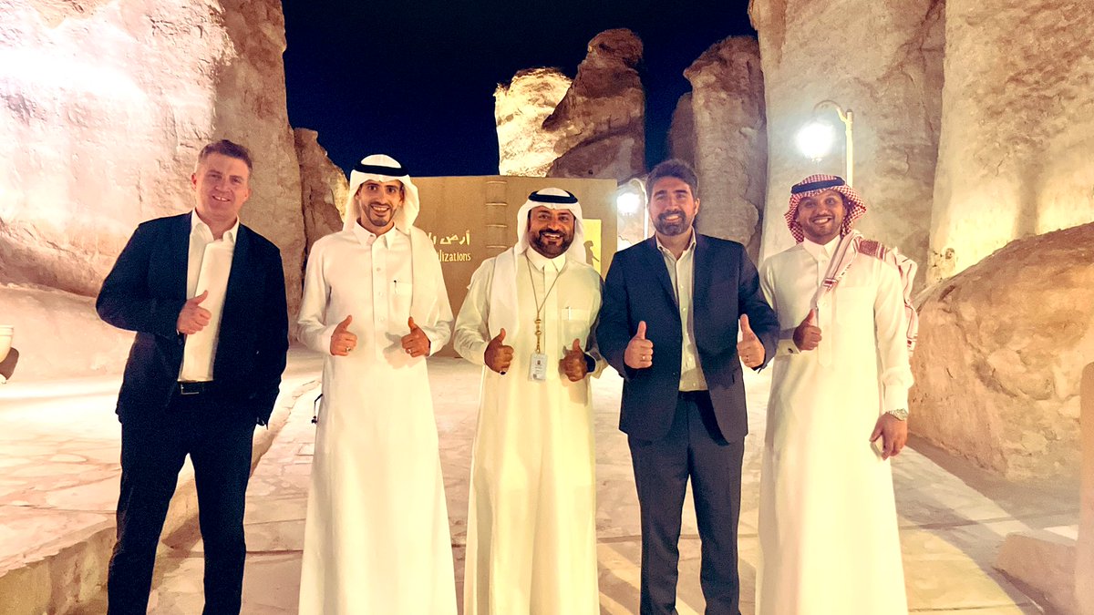 مرشد /مترجم-حيدر بوعبيد tweet media