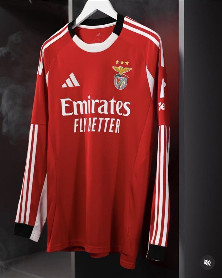 A Long Sleeve está de volta.