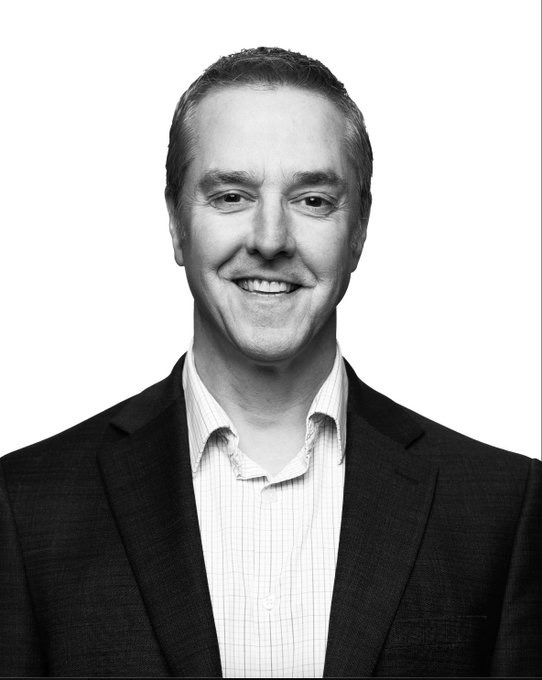 usd666666's tweet image. 这是哈佛的精神科医生克里斯·帕尔默。

他花了 25 年治疗各种精神疾病。

他发现，焦虑、忧郁、多动症的真正元凶，不是创伤，不是脑内化学失衡，而是——线粒体功能障碍。

这个发现，可能会彻底改变我们对精神病的理解方式与治疗方式🧵：