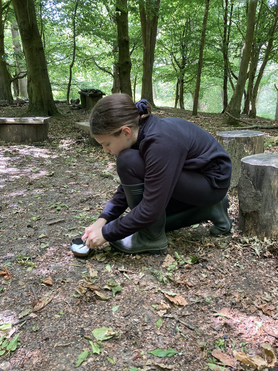 PipersForestSch's tweet image. Firelighting practice with Year 6 today 🔥 #pipersprep #firelighting